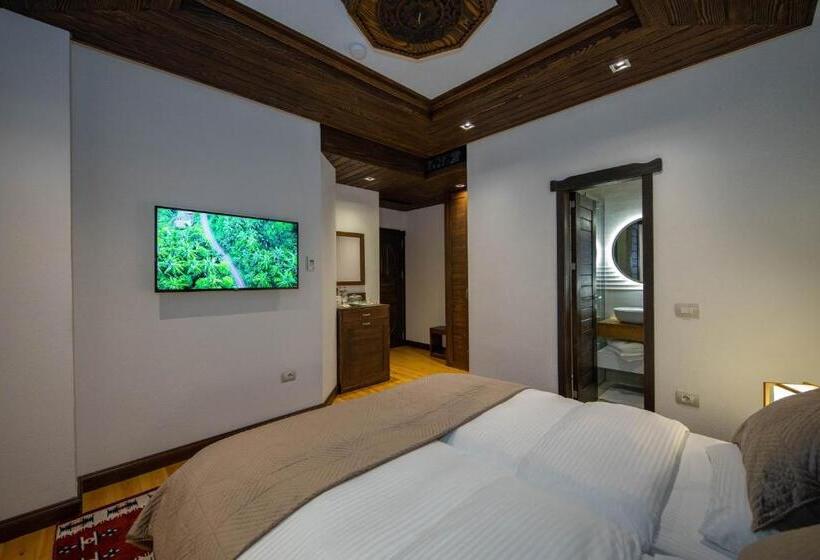 هتل Kulla E Zenel Beut