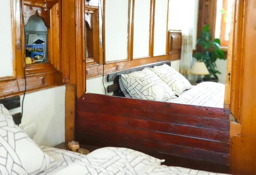 پانسیون Kulla Dula Guesthouse