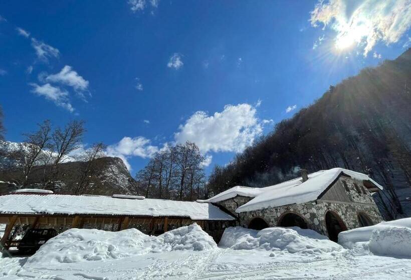 پانسیون Perroi Shqiptar