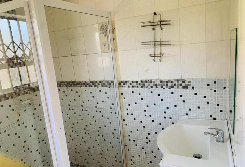 بنسيون Slumber Lake Guest House