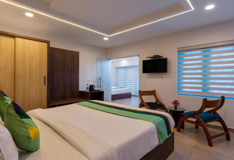 בית מלון כפרי Treebo Vsaffron Regency,punnamada Lake