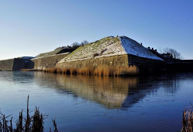 הוסטל Fästningens