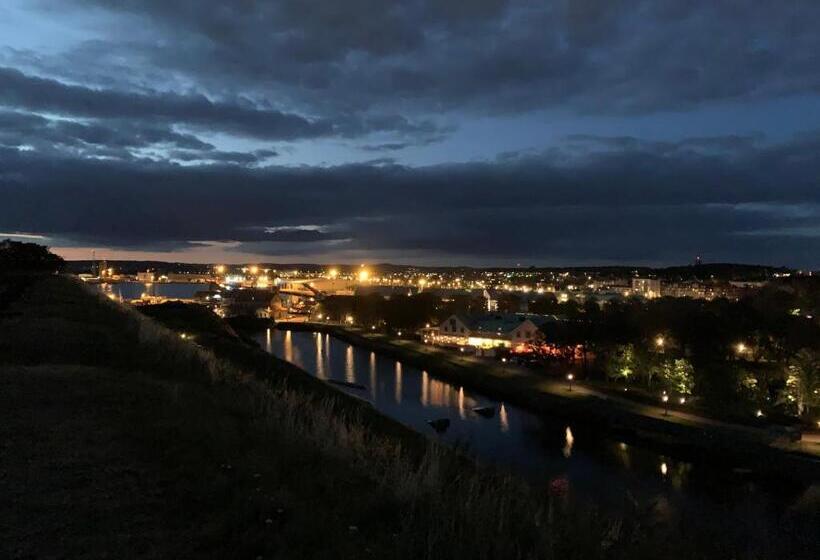 הוסטל Fästningens