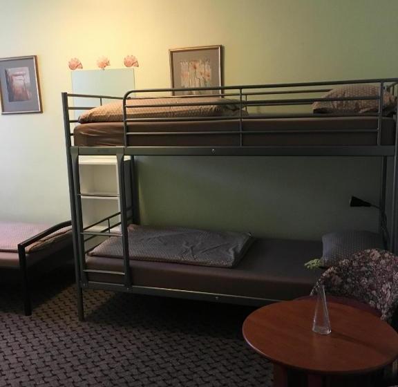 הוסטל Mikalo House