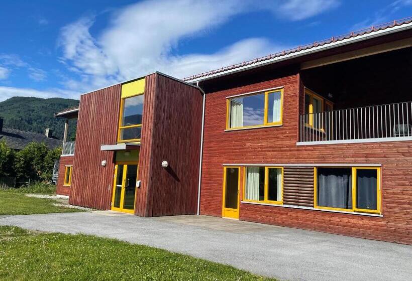 הוסטל Sogndal Bed & Breakfast