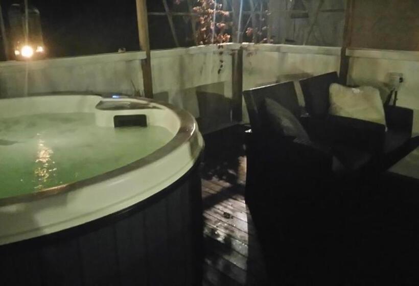 住宿加早餐  Vita Stenen Rum Och Restaurang