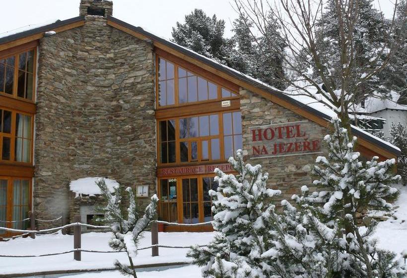 فندق Na Jezeře