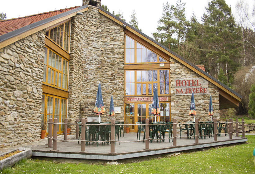 فندق Na Jezeře