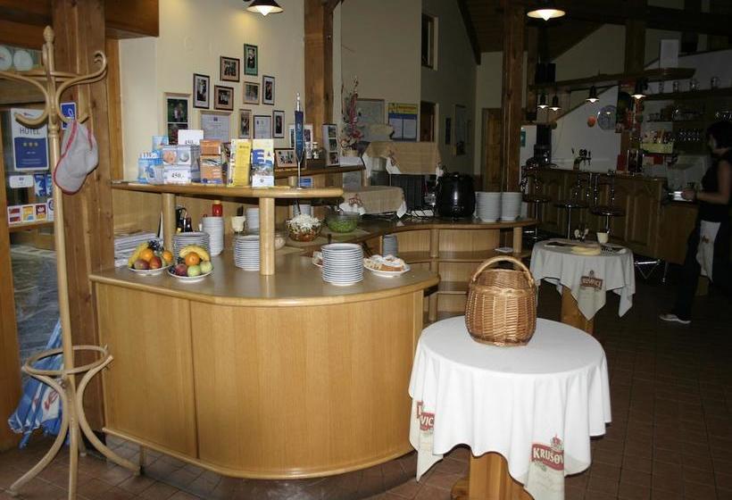 ホテル Na Jezeře