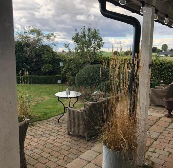 Glimminge Bed & Breakfast