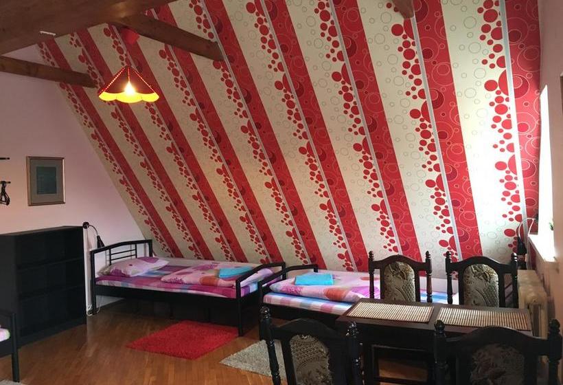 הוסטל Mikalo House