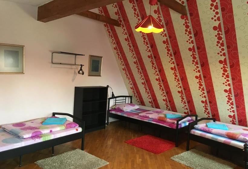 הוסטל Mikalo House