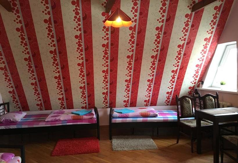 הוסטל Mikalo House