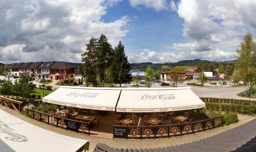 בית מלון כפרי Admiral