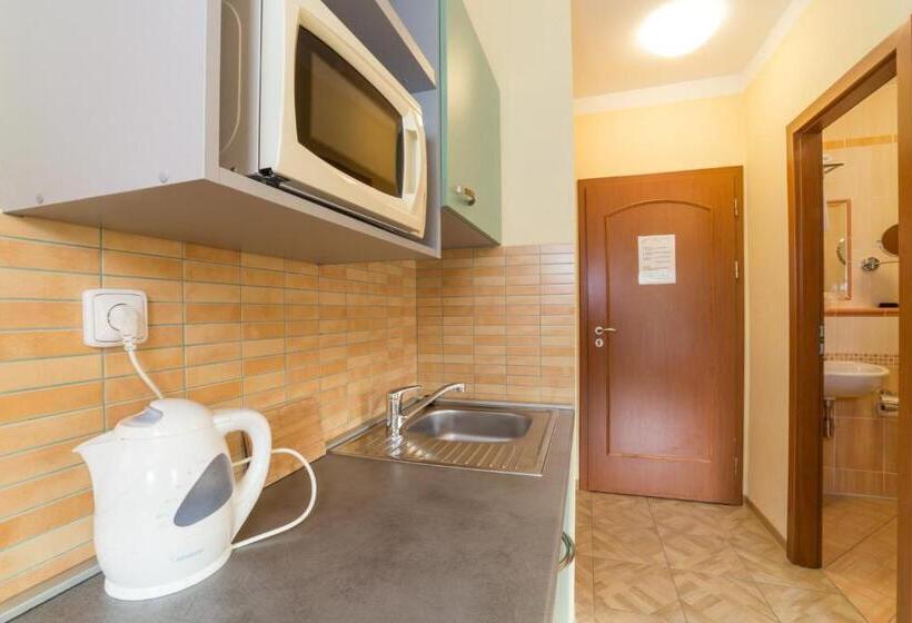 בית מלון כפרי Admiral