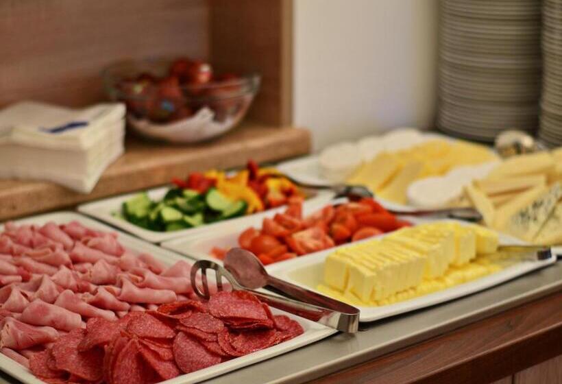 בית מלון כפרי Admiral