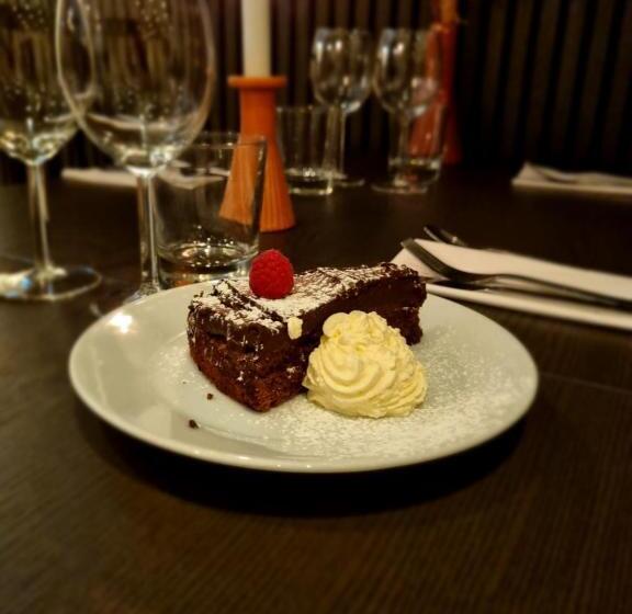 Gamla Järnhandeln   Norrskedika Hotell