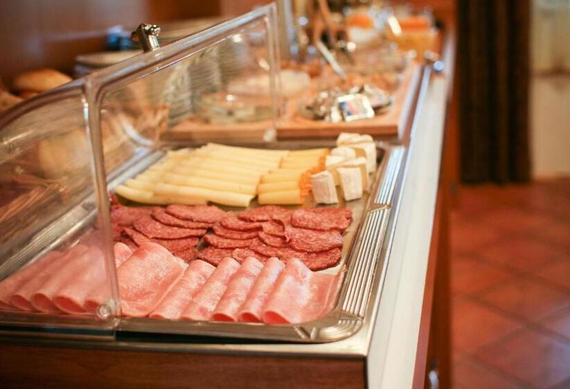 ホテル Garni Klaret