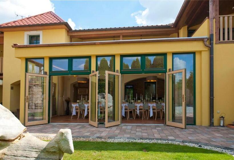 ホテル Garni Klaret