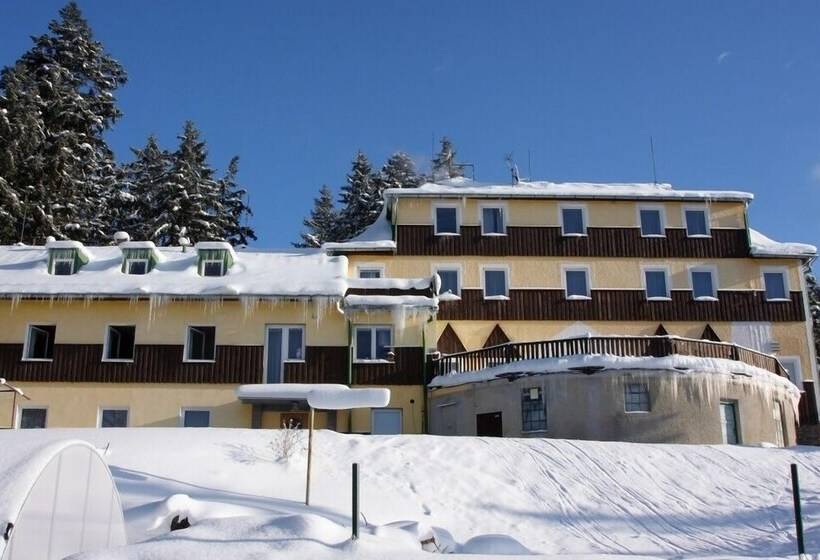 בית מלון כפרי Gradl