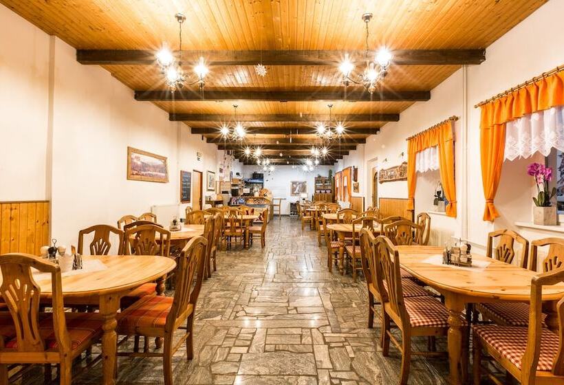 בית מלון כפרי Gradl