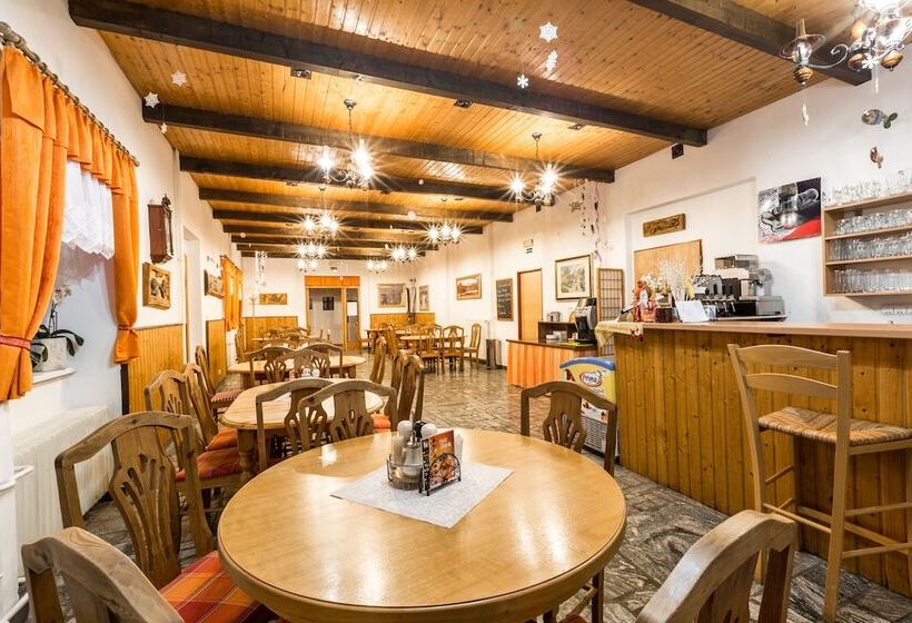 בית מלון כפרי Gradl