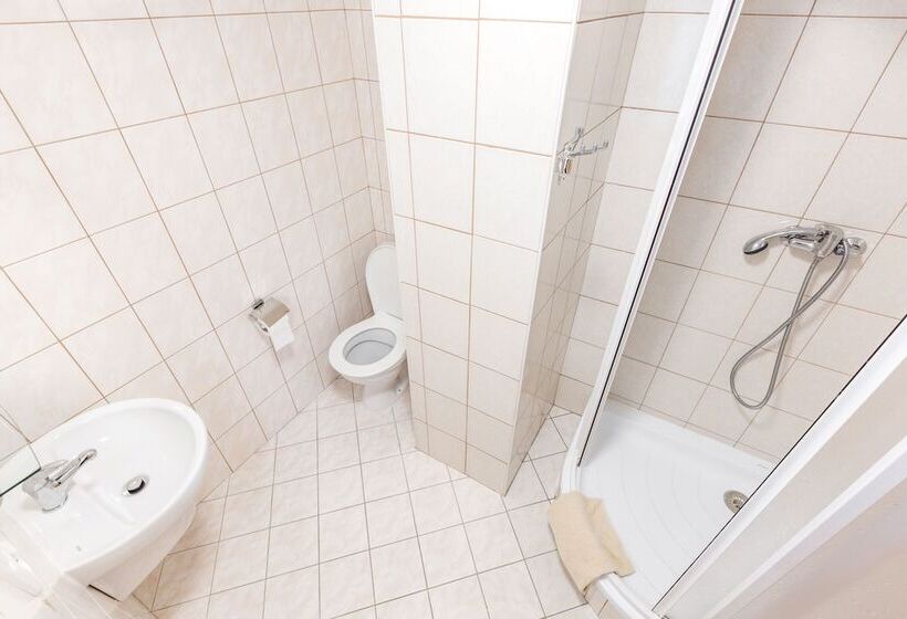 בית מלון כפרי Gradl