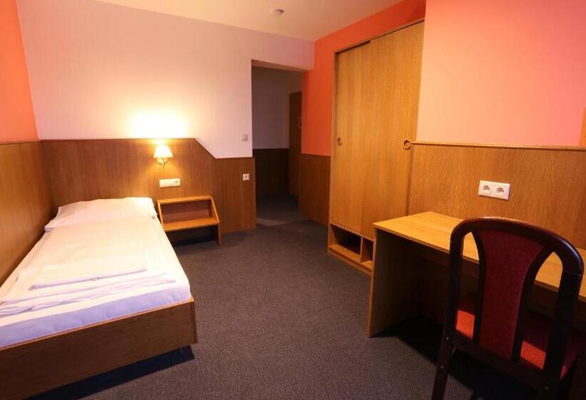 בית מלון כפרי Hajčman