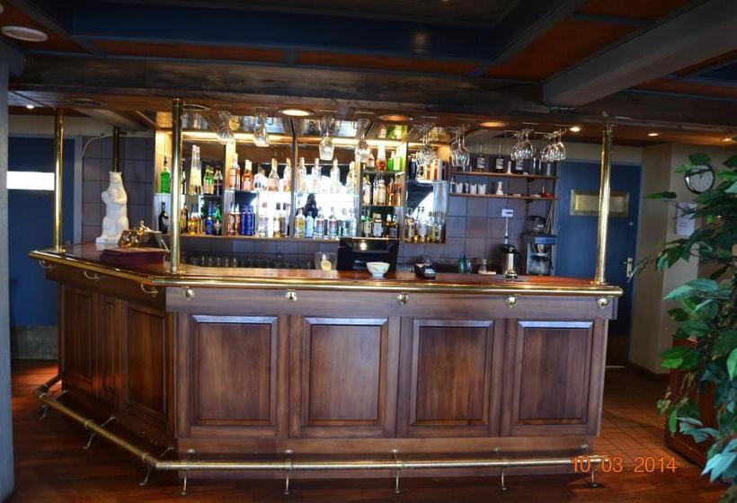 هتل Mehamn Arctic