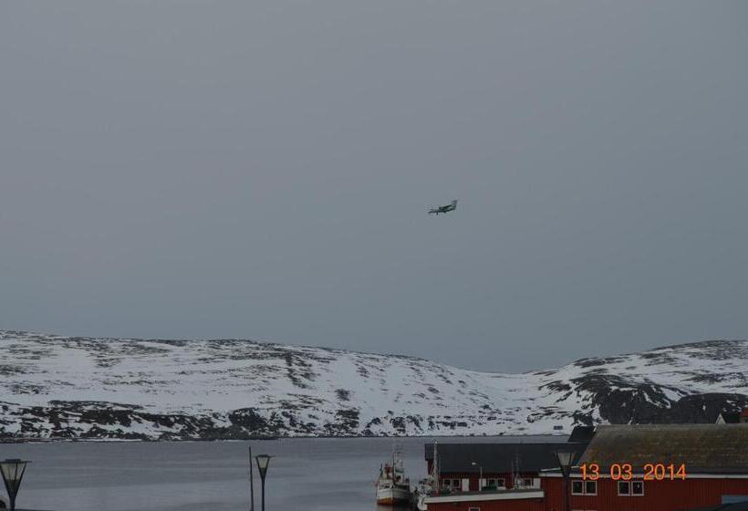 هتل Mehamn Arctic