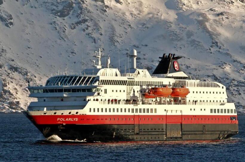 هتل Mehamn Arctic