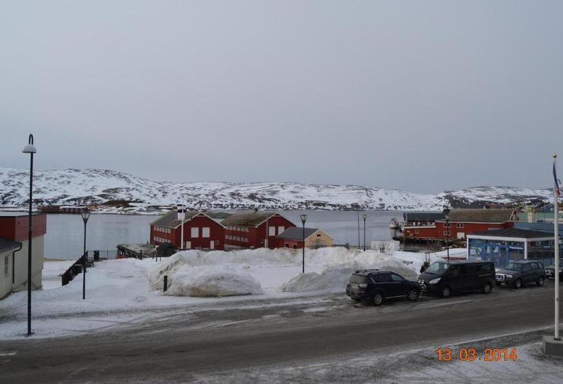 هتل Mehamn Arctic