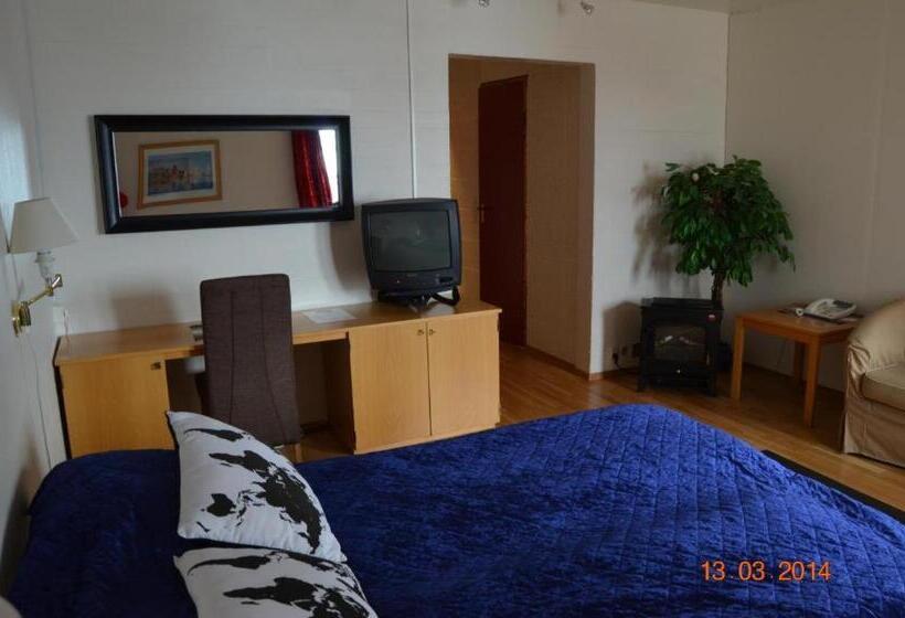 هتل Mehamn Arctic