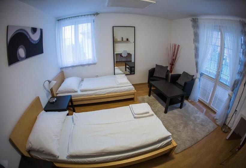 בית מלון כפרי Penzion Rose Břeclav