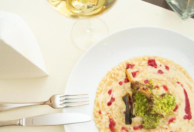 هتل Restaurant La Piazza