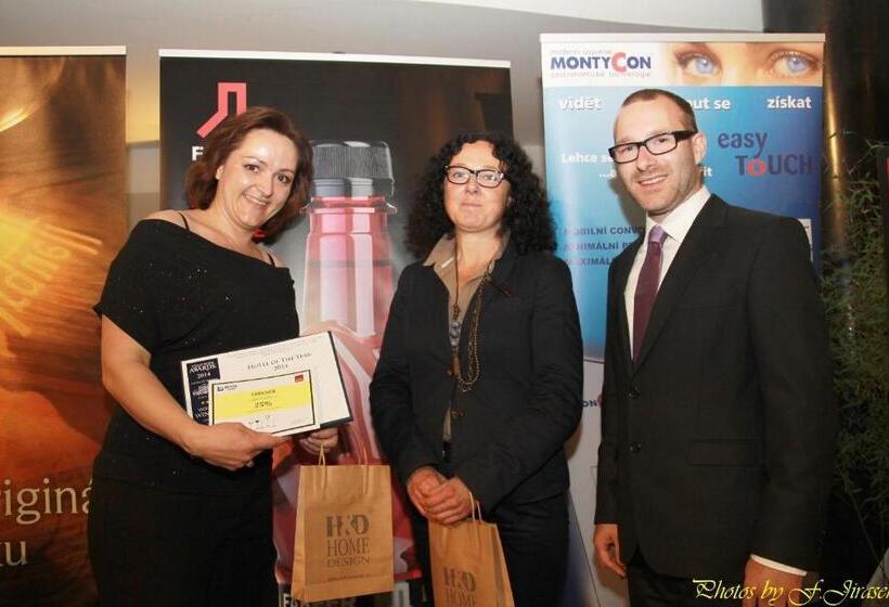 בית מלון כפרי Sokolský Dům