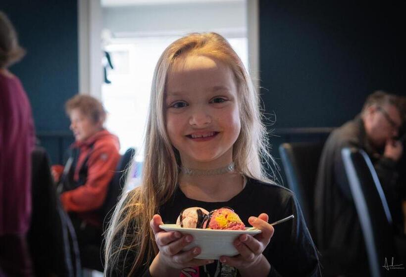 ホテル Solstad Gjestegård