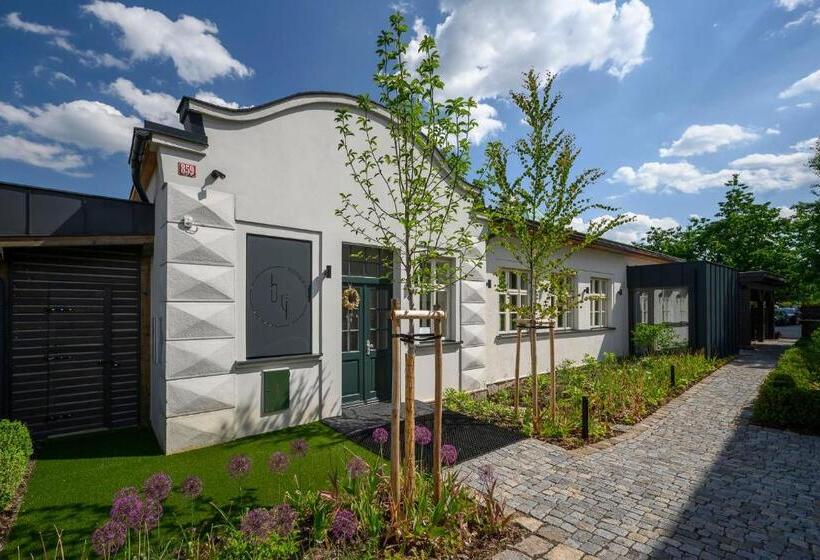 هتل Zelená Marina