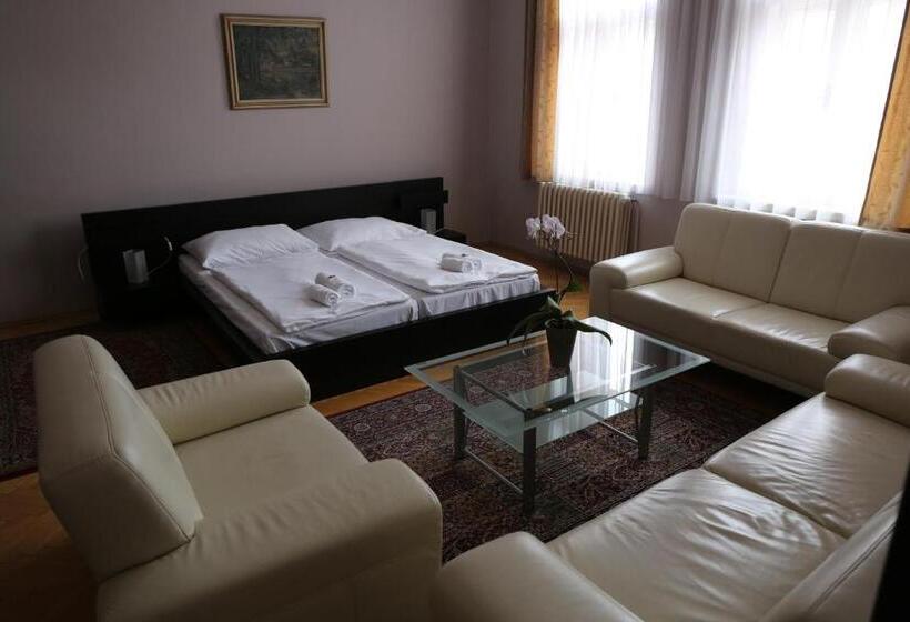 فندق Zlatá štika