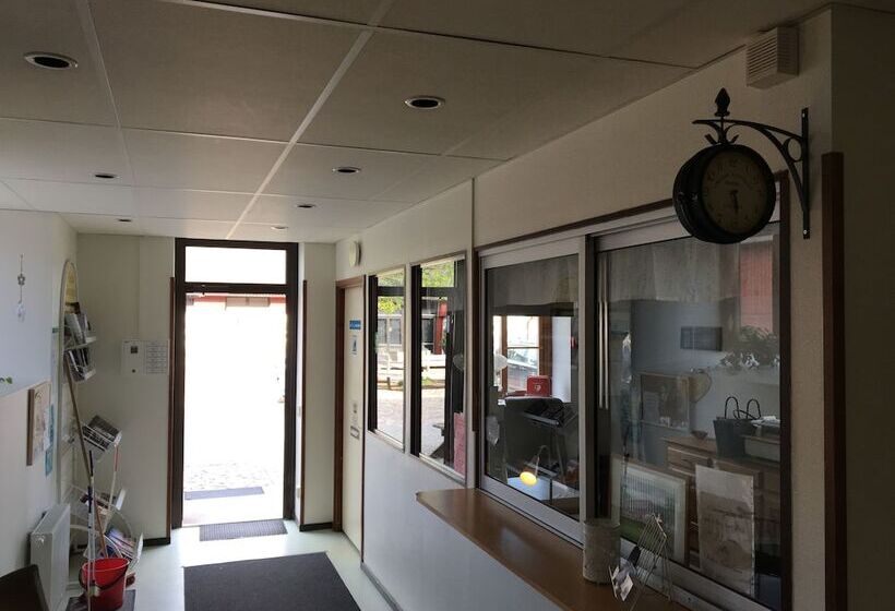 Hässleholmsgårdens Vandrarhem