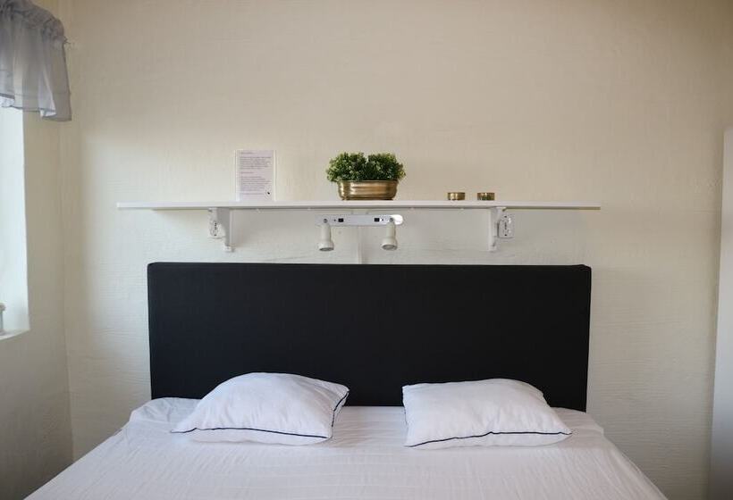 Kärraton Vandrarhem   Hostel