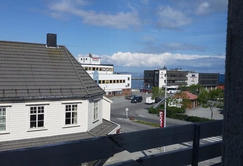 Мотель Corner Hotell