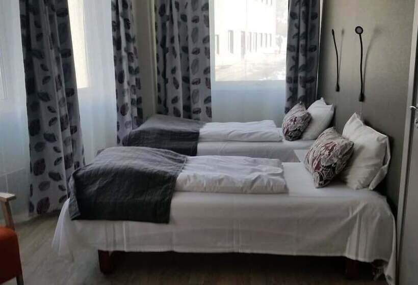 Мотель Corner Hotell