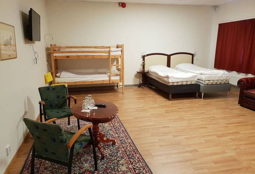 فندق على الطريق Trestads Restaurang Hotell & Pensionat