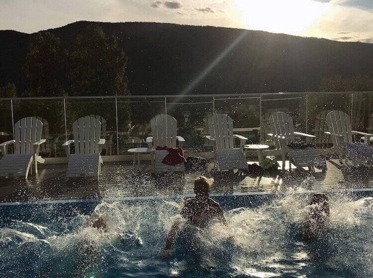 Nermo Hotel & Apartments