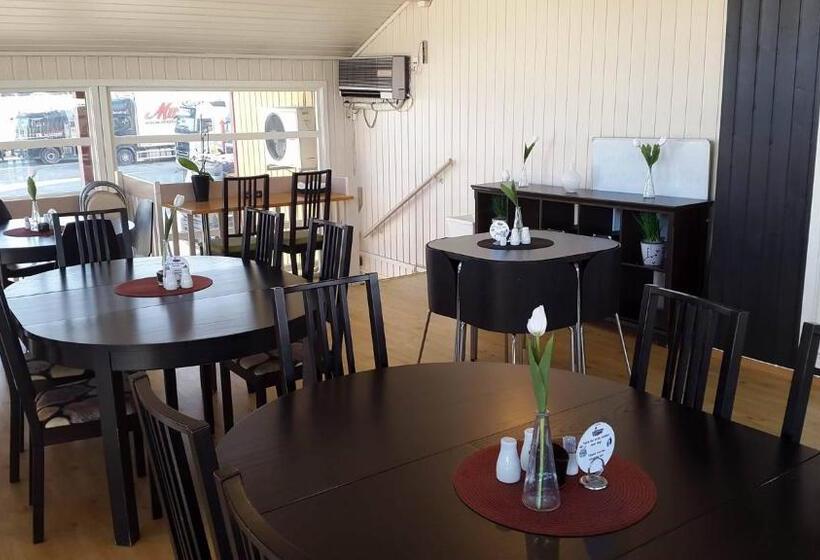 Sandmoen Bed & Breakfast, Free Parking