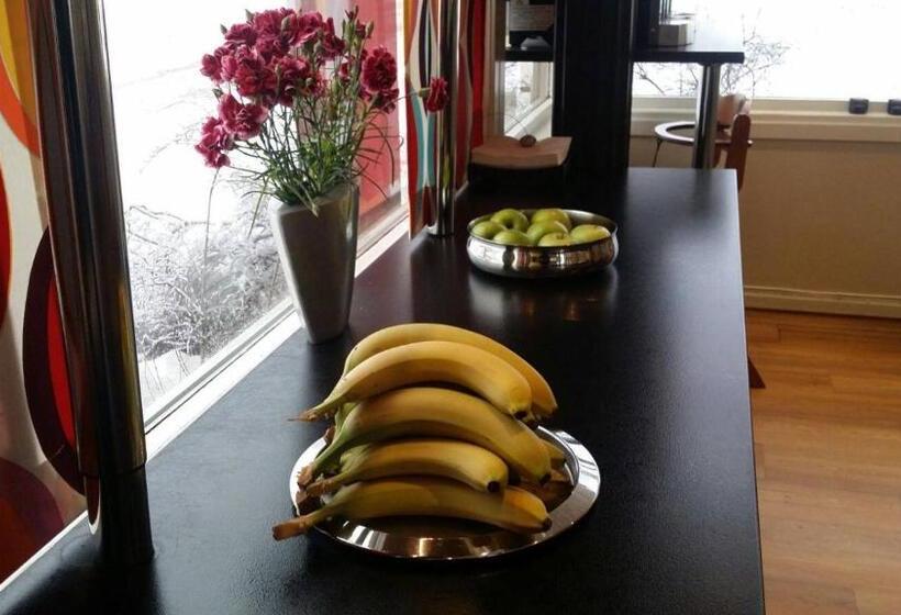 Sandmoen Bed & Breakfast, Free Parking