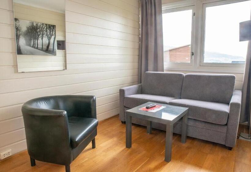 Sandmoen Bed & Breakfast, Free Parking