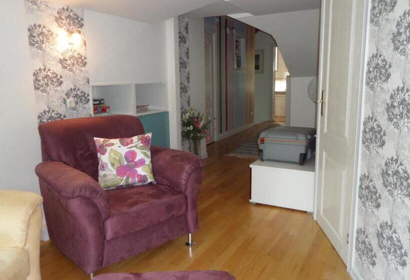 Skogis Bed & Breakfast