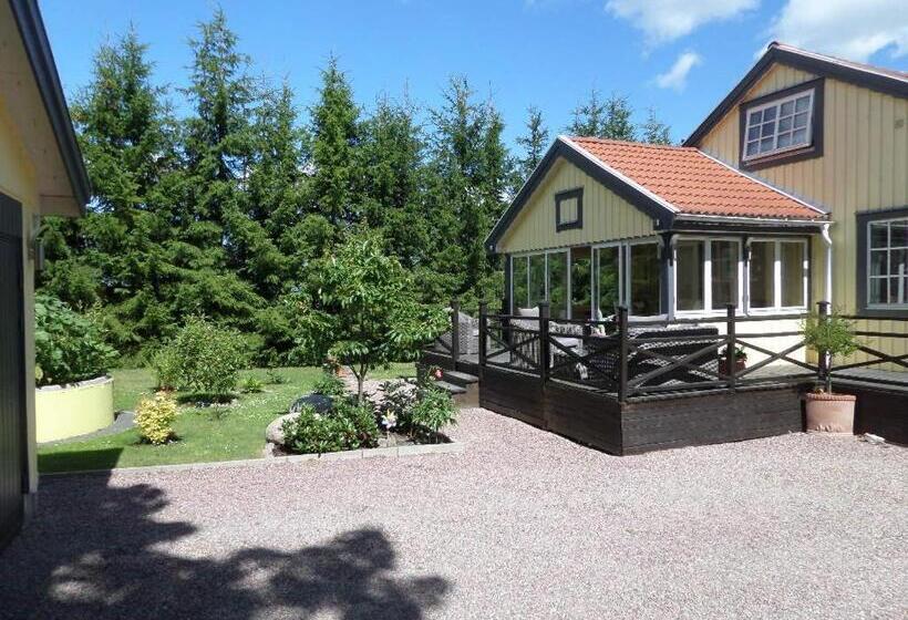 Skogis Bed & Breakfast